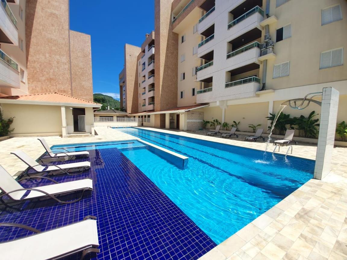 Lindo apto com 3 quartos, apenas 1 quadra da praia das Toninhas Ubatuba Exterior foto