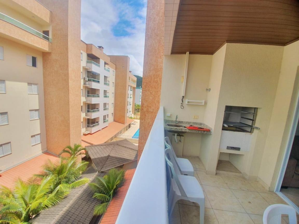 Lindo Apto Com 3 Quartos, Apenas 1 Quadra Da Praia Das Toninhas Apartamento Ubatuba Exterior foto