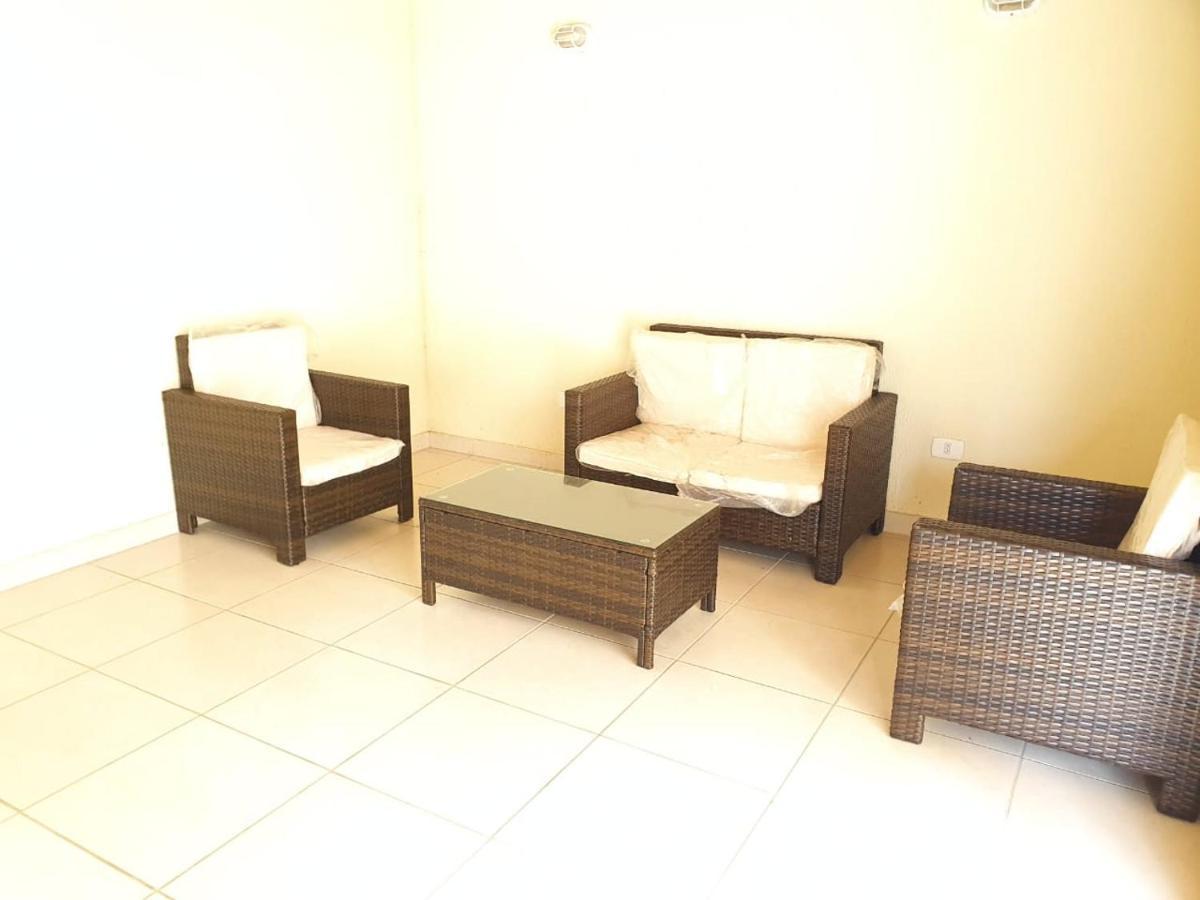 Lindo apto com 3 quartos, apenas 1 quadra da praia das Toninhas Ubatuba Exterior foto
